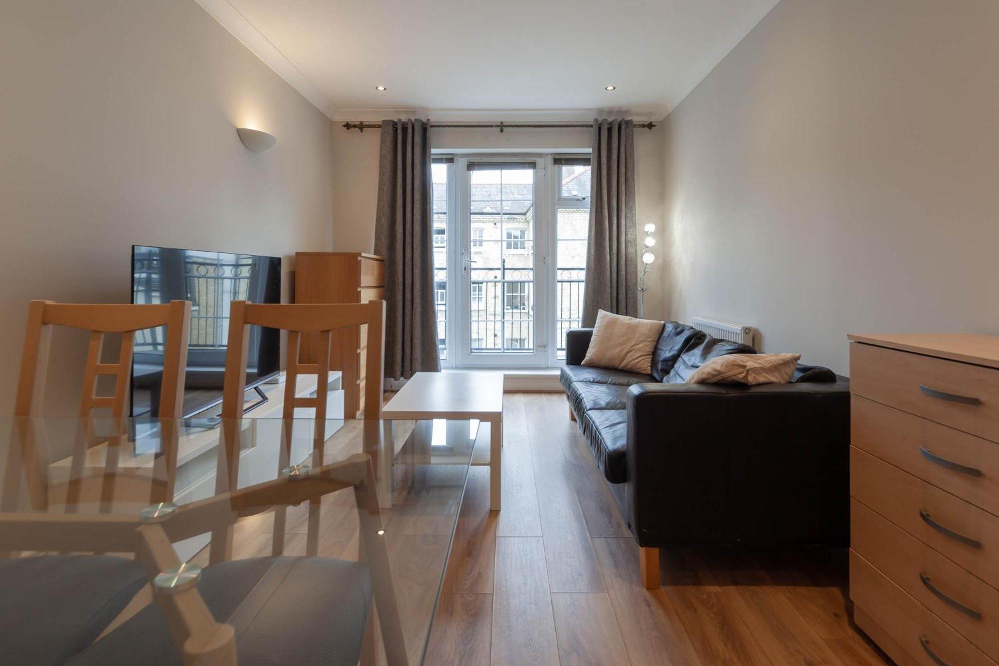 Spacious And Bright 2 Bed Tower Bridge Lägenhet