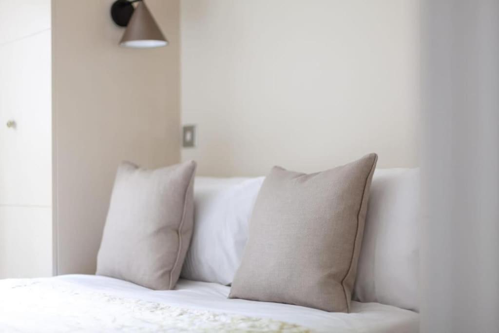 Apartment Elegant 2 Bedroom Apartment, Steps From History & V&a Museums, 2 Bathroom & 2 Elevators *