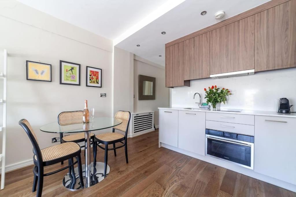 Elegant 2 Bedroom Apartment, Steps From History & V&a Museums, 2 Bathroom & 2 Elevators Apartment *
