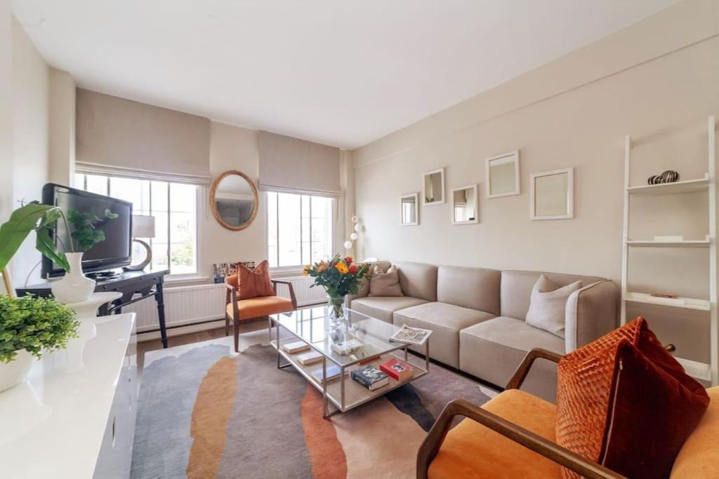 Elegant 2 Bedroom Apartment, Steps From History & V&a Museums, 2 Bathroom & 2 Elevators
