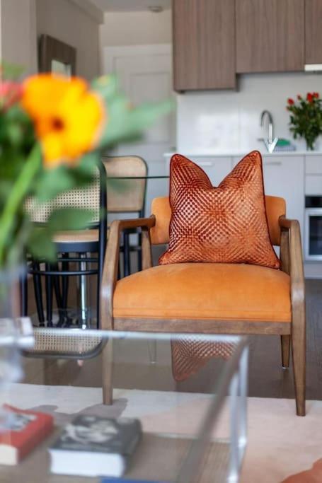 Elegant 2 Bedroom Apartment, Steps From History & V&a Museums, 2 Bathroom & 2 Elevators Apartment *