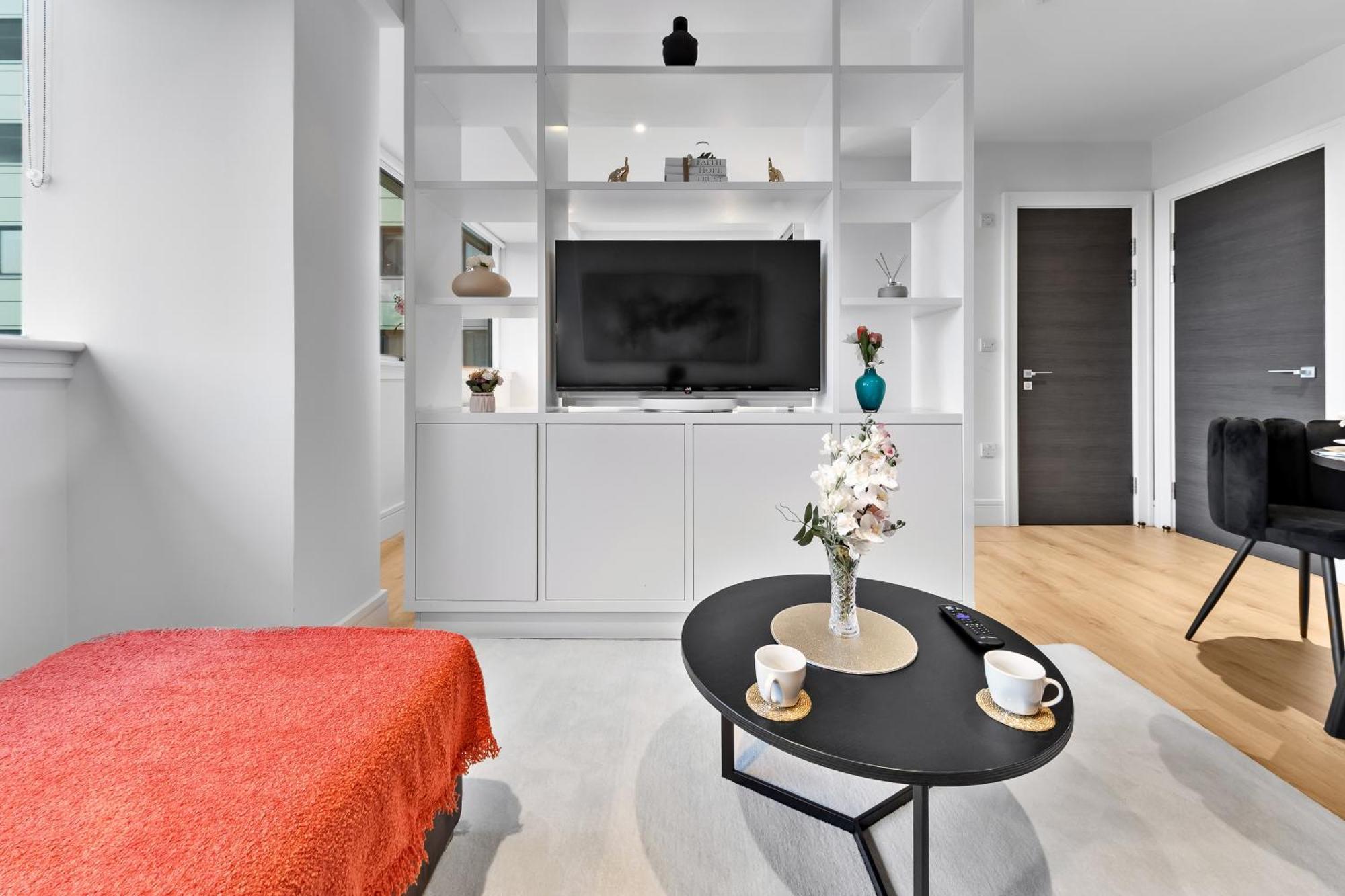 Stylish Retreats On Olympic Way Apartment