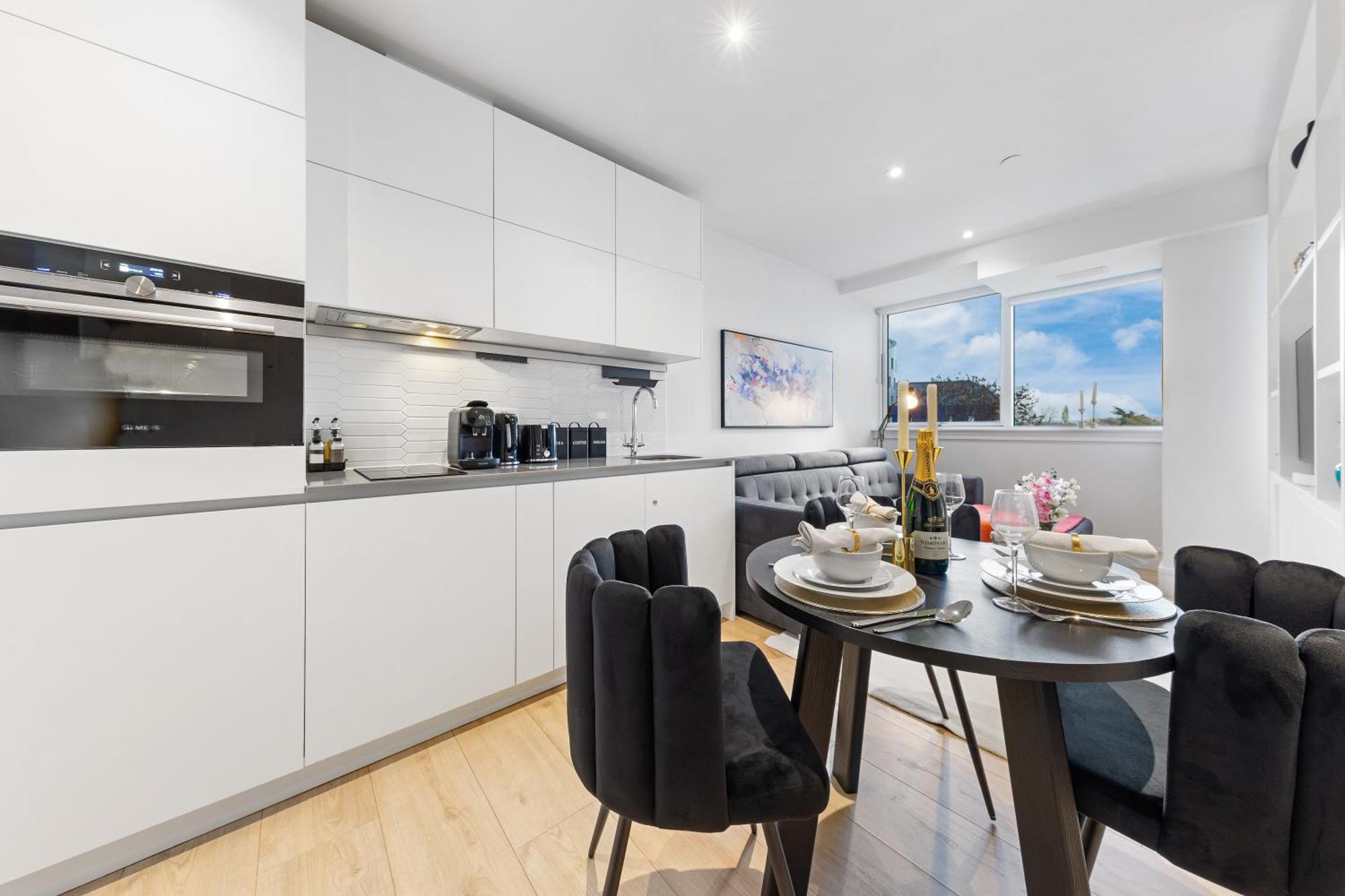 Apartment Stylish Retreats On Olympic Way London