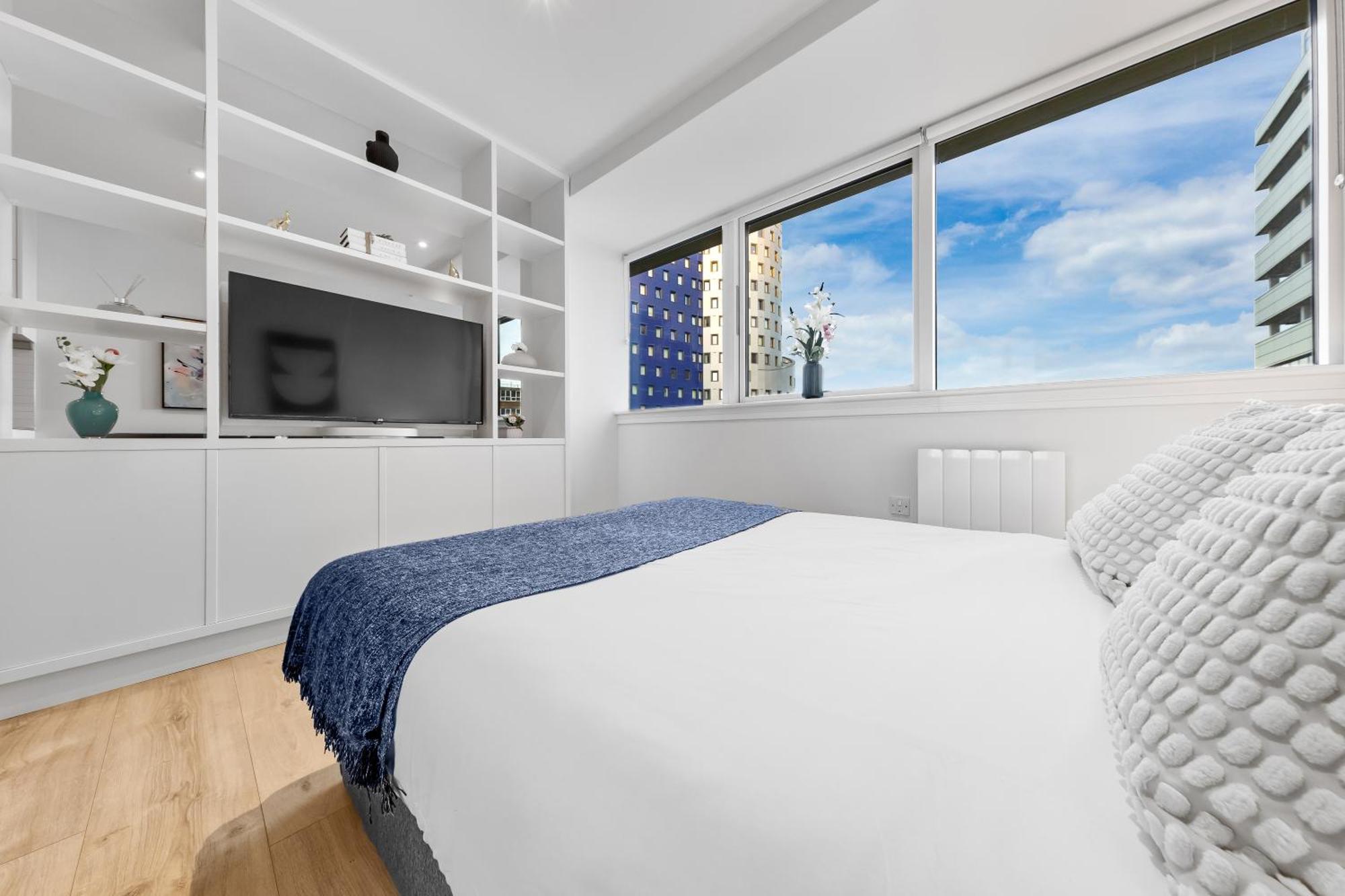 Stylish Retreats On Olympic Way Apartment London