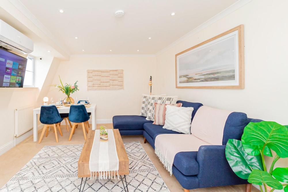 Beautiful Top-floor 2-bedroom Flat In Battersea With Private Balcony & Scenic Views London