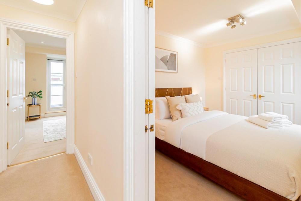 Beautiful Top-floor 2-bedroom Flat In Battersea With Private Balcony & Scenic Views Apartment London