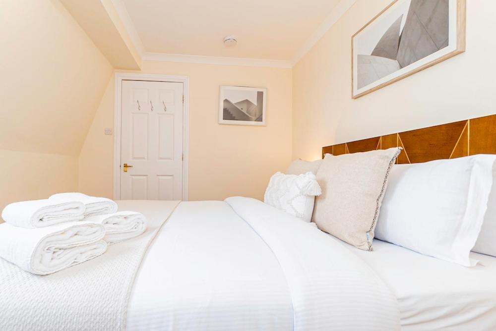 Apartment Beautiful Top-floor 2-bedroom Flat In Battersea With Private Balcony & Scenic Views London