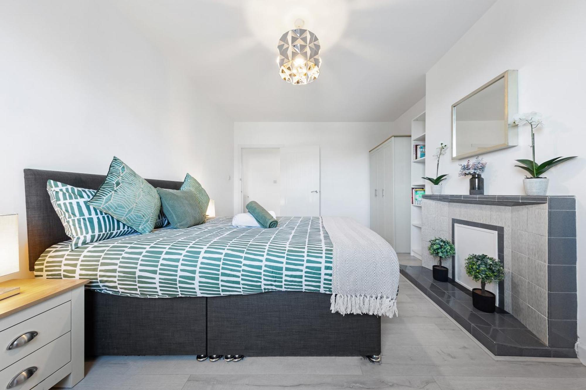 Four-bedroom Luxury Living - Westminster & Vauxhall Leilighet London