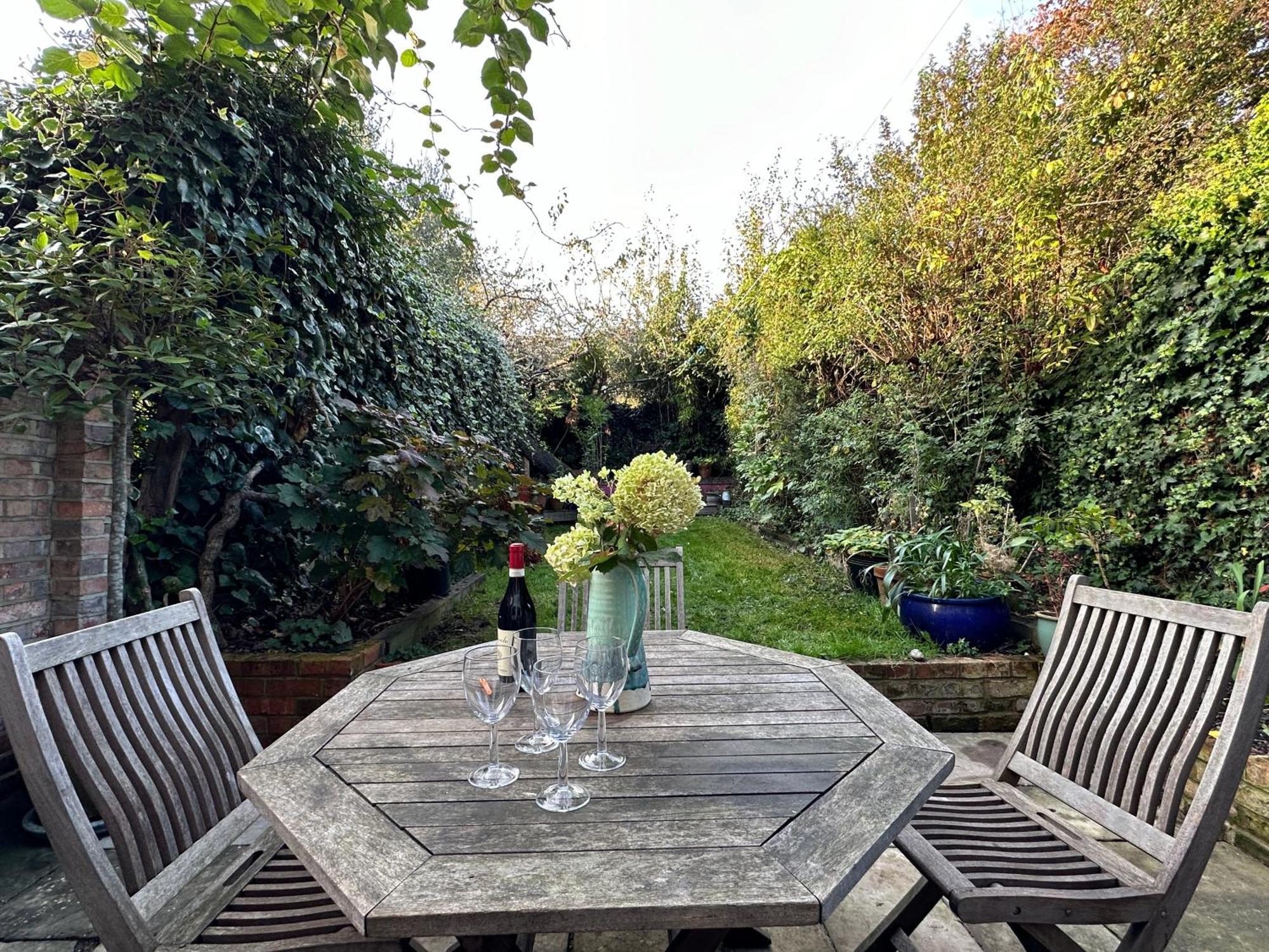 2 Bed Luxe Garden * Londen