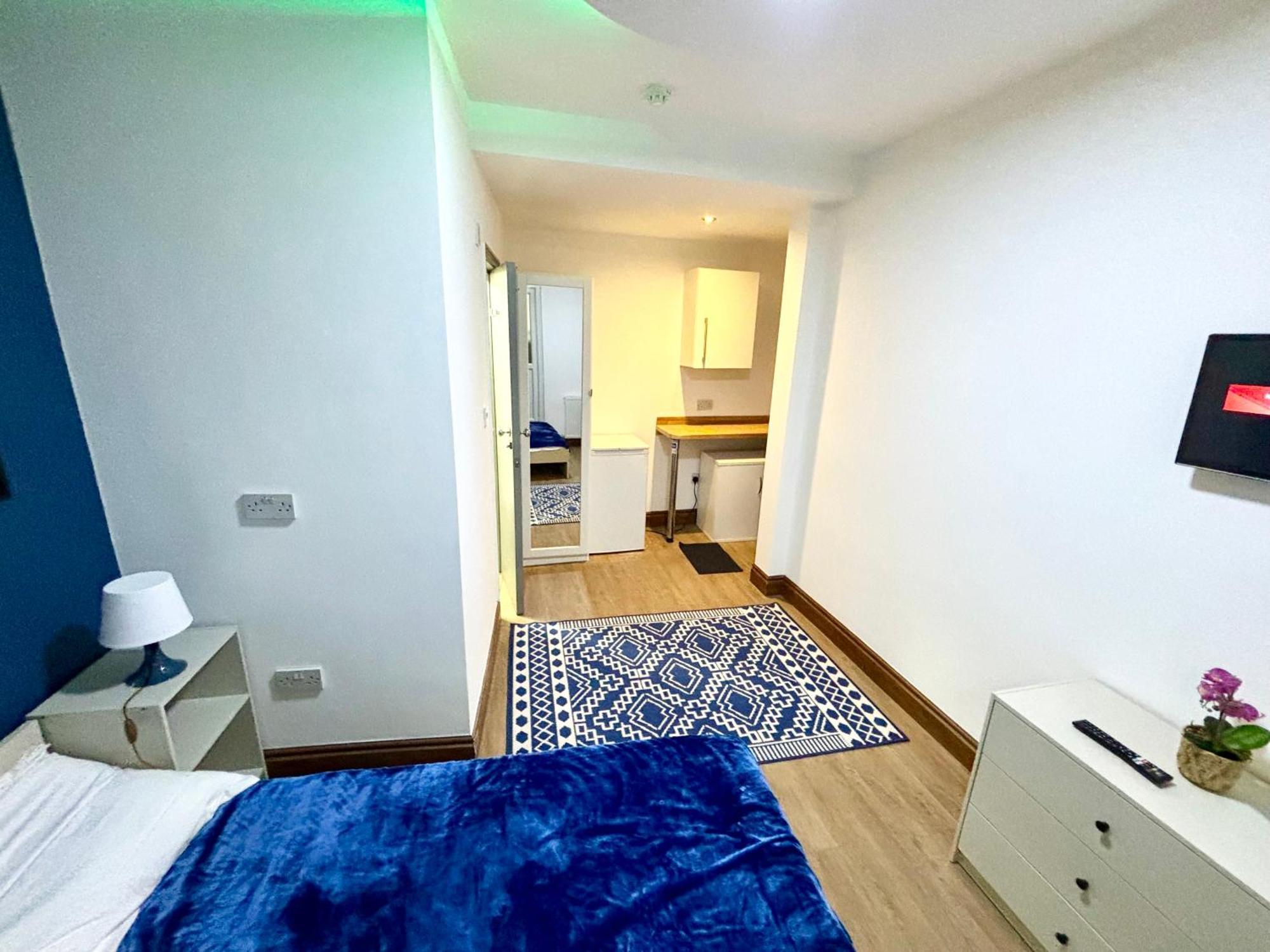 Lägenhet Cozy Ensuite In The Heart Of