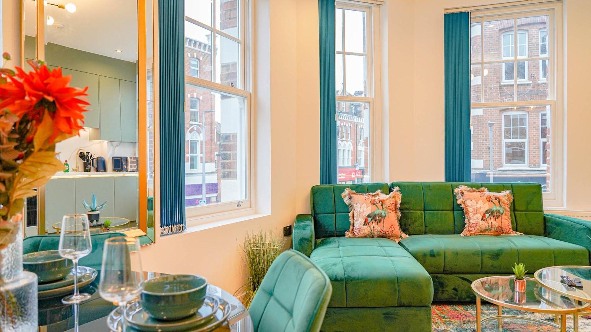 New Luxurious Stunning Block In Leilighet London