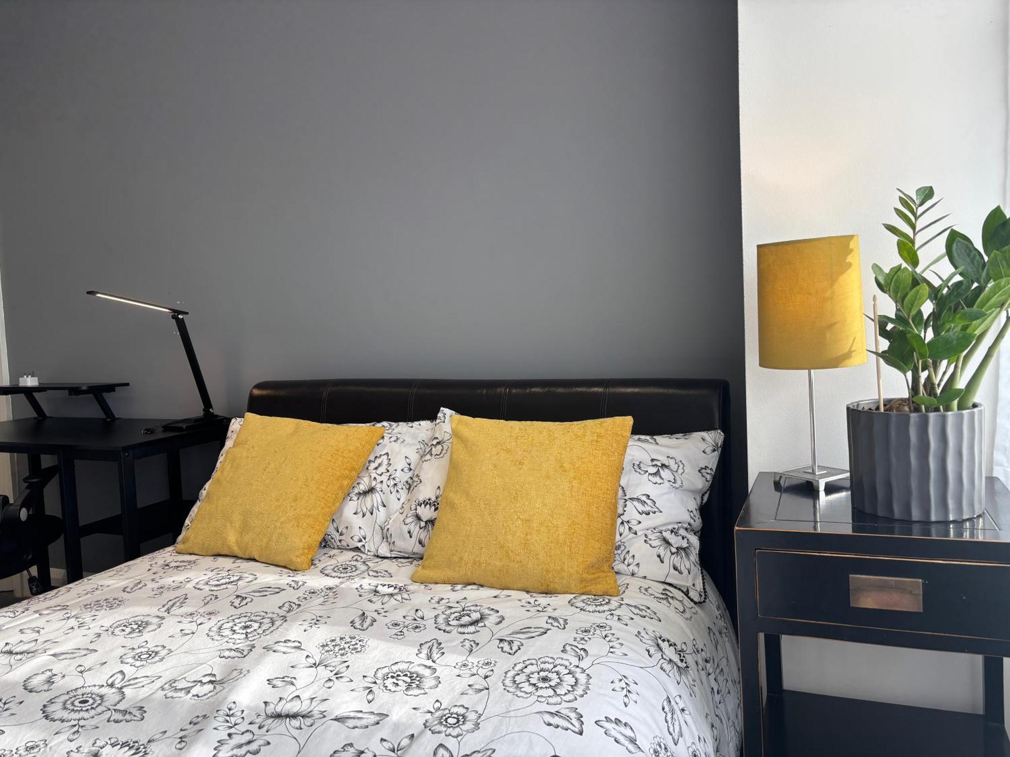 Entire House Floor Perfect For Couples & Freelancers - Available For Single Too Gasthuis Londen