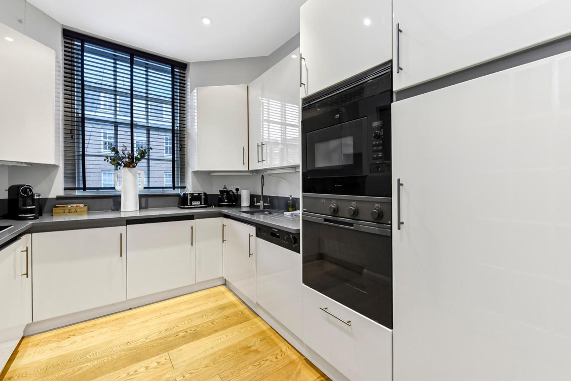 2 Bed Apartment- Mayfair 4 Appartamento Londra