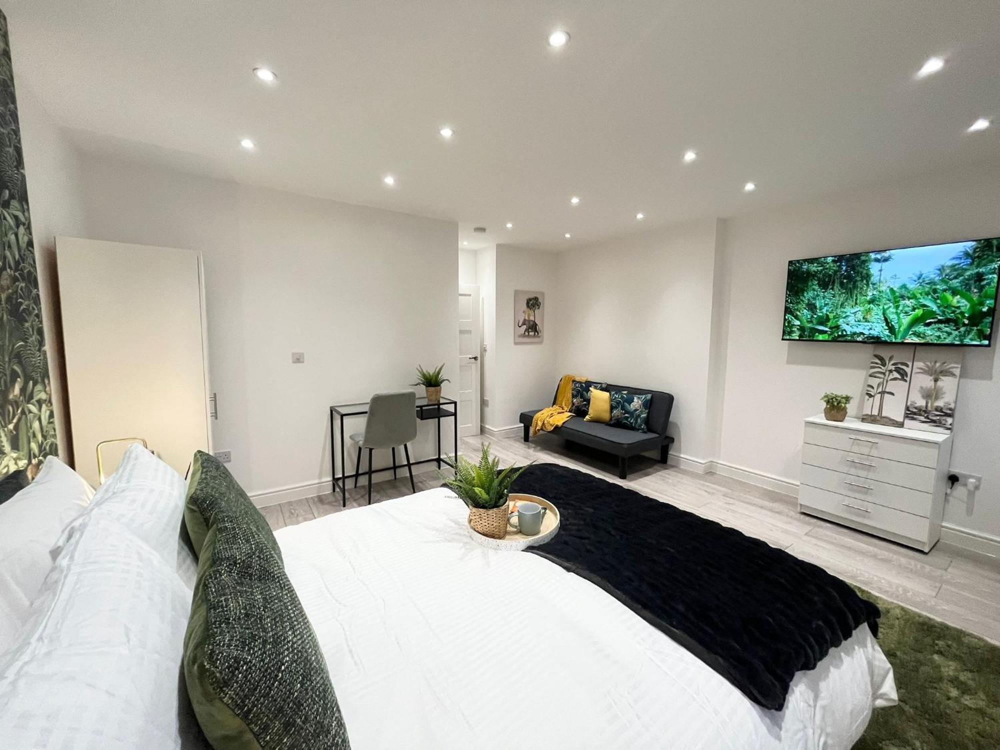 Stylish Ealing -near Tube - Ideal For Family&group * Londres