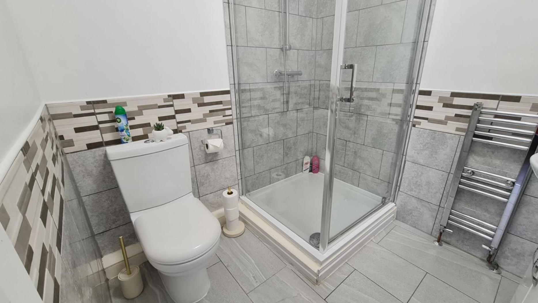 Lägenhet Cosy With Kitchenette And Private Bathroom - 15mins To London! London