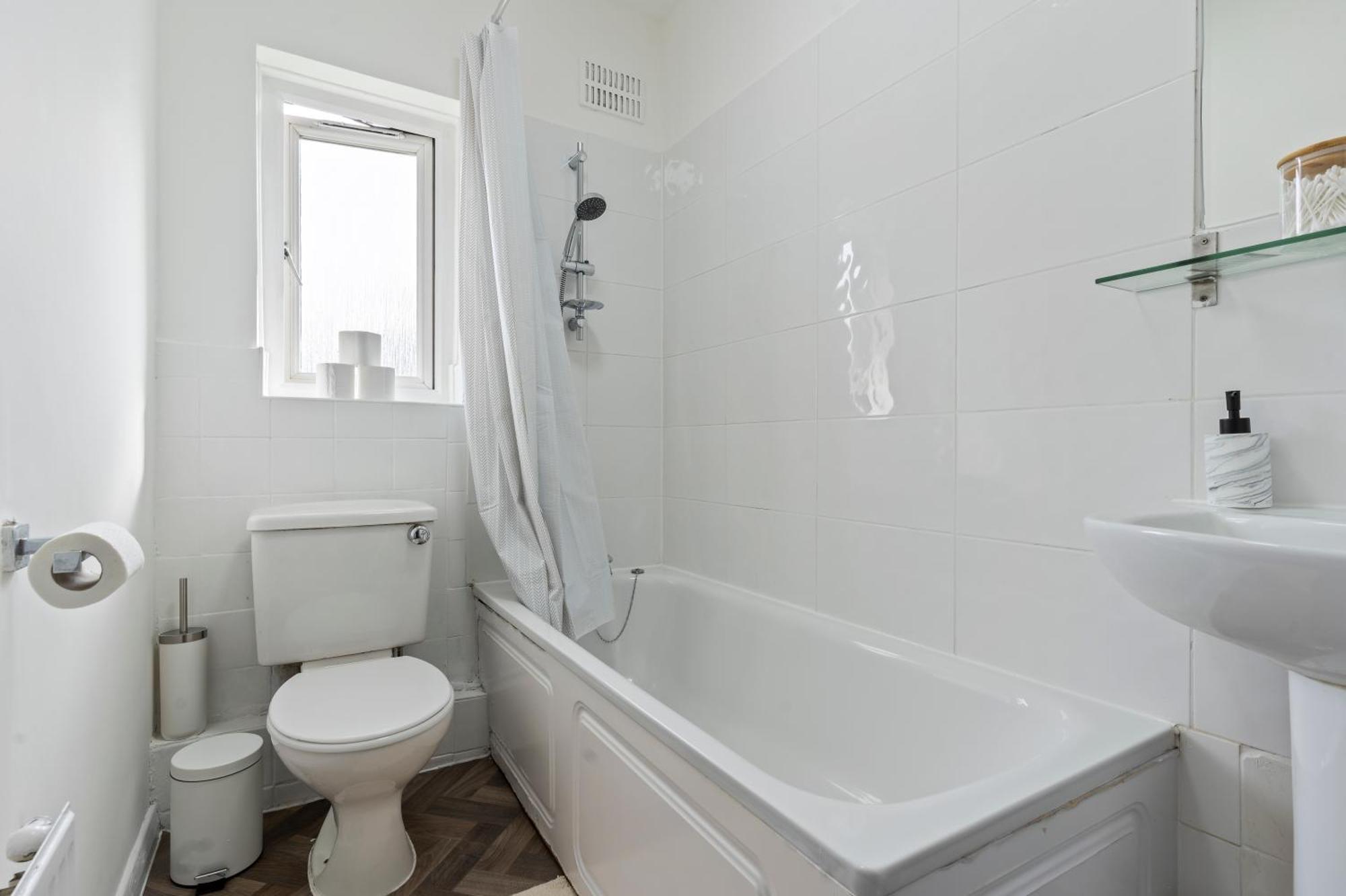 Wembley Haven, Lovely 2 Bed Next To Stadium Londen
