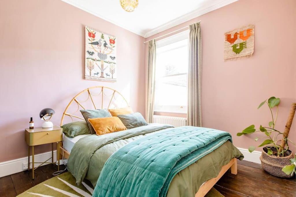 Vakantiehuis Eclectic Victorian Terrace House *