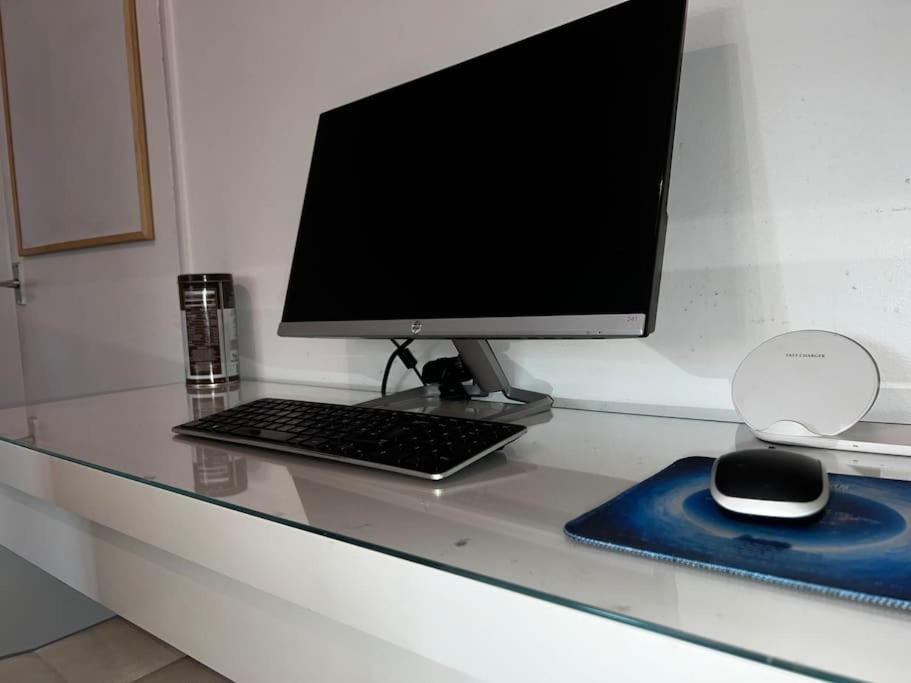 Appartement 1-bed Flat With Fast Wi-fi In Prime Location 15mins From *