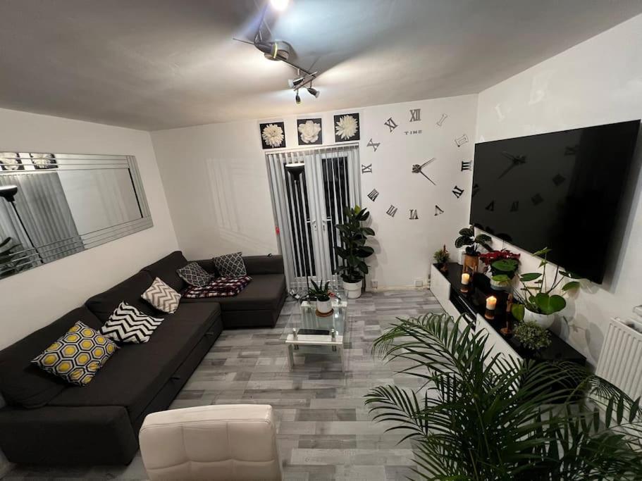 1-bed Flat With Fast Wi-fi In Prime Location 15mins From Apartment London