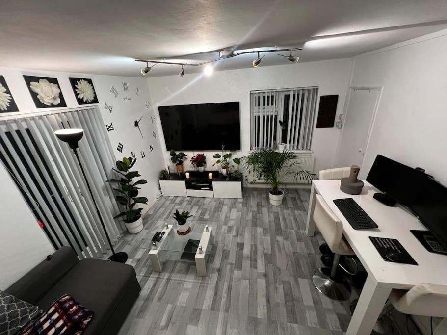 1-bed Flat With Fast Wi-fi In Prime Location 15mins From Londen