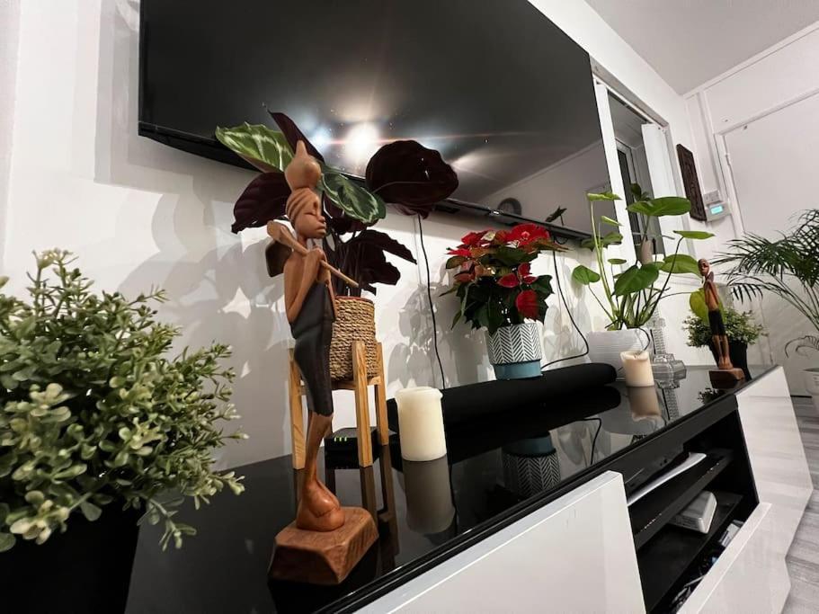 Appartement 1-bed Flat With Fast Wi-fi In Prime Location 15mins From Londen