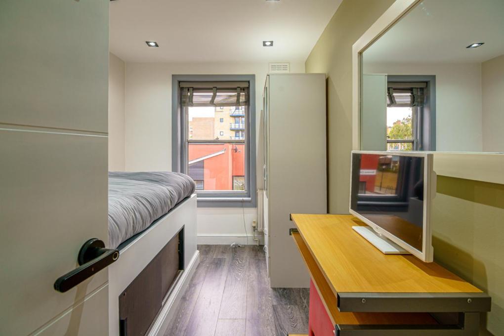 Guest house Hub *