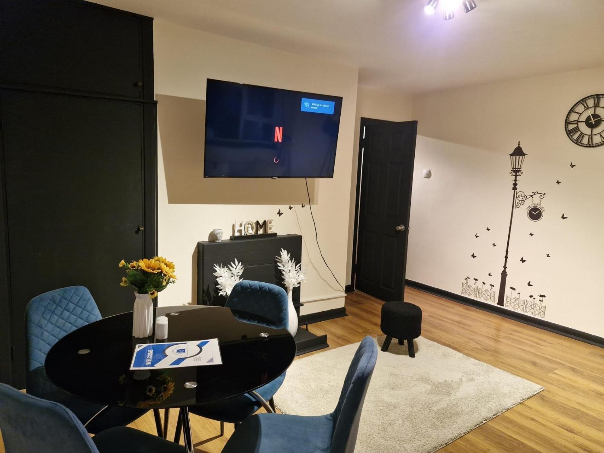 Elegant & Spacious 2-bedroom In Wimbledon Appartamento