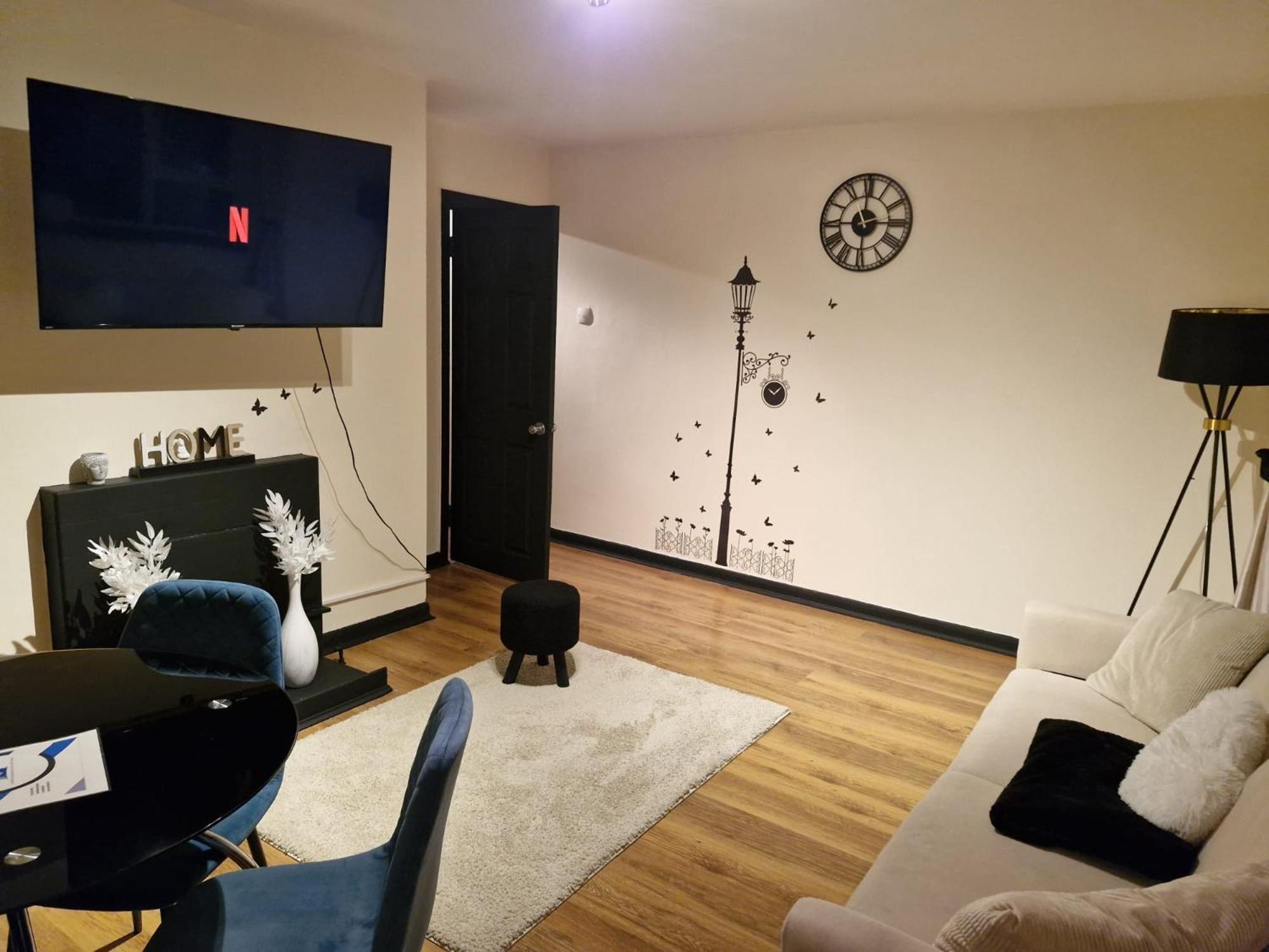 Elegant & Spacious 2-bedroom In Wimbledon Appartamento *