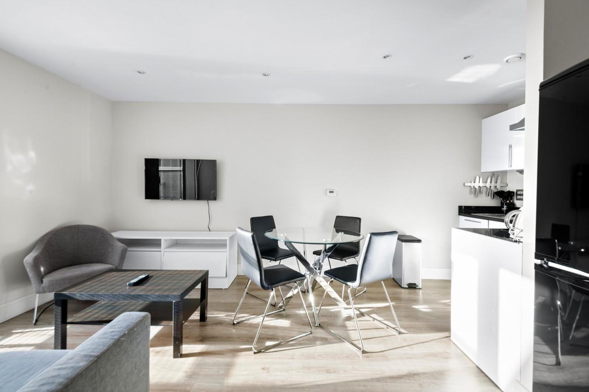 Londwell, Canary Wharf Skyline Balcony Appartement Londen