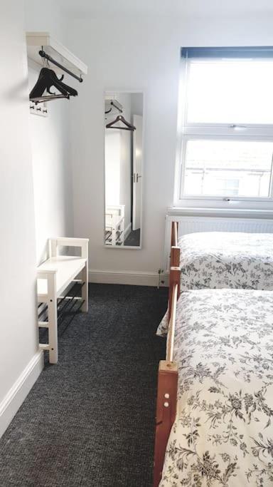 Near Alexandra Palace, Apartment