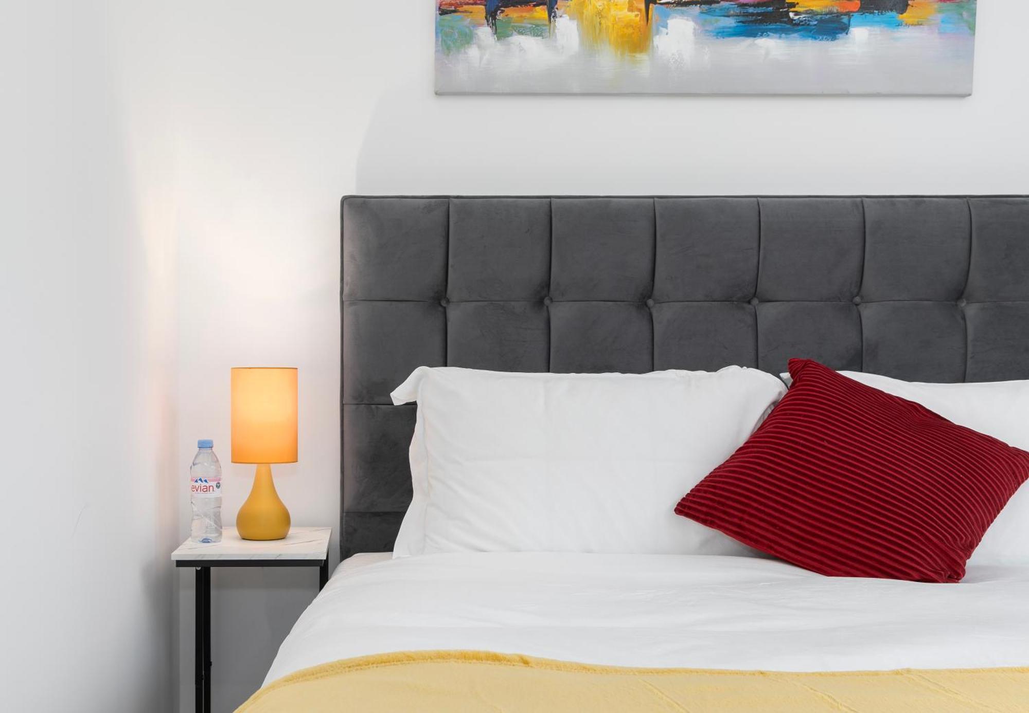 Modern 2 Bed En-suite Chelsea Lägenhet London