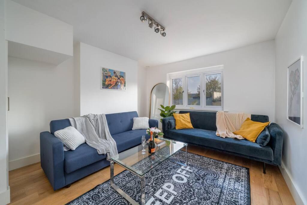New 4bd Stylish With Amazing Transport Appartement Londen