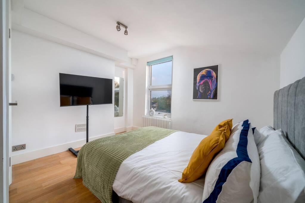 New 4bd Stylish With Amazing Transport * Londen
