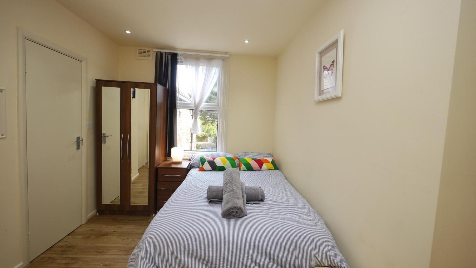 Studio 20 Ash * London