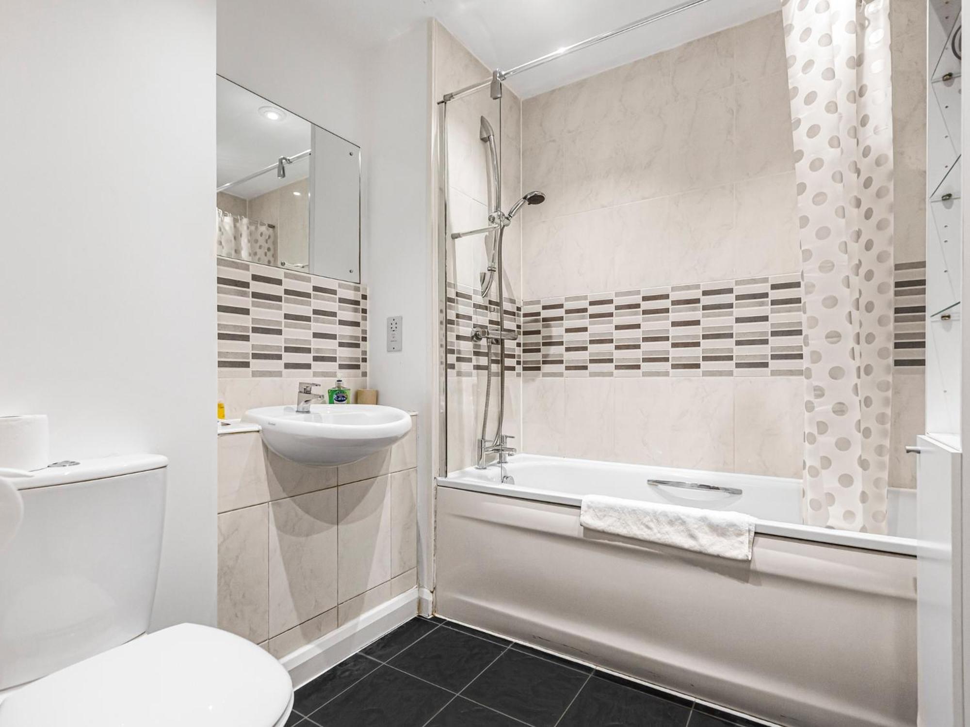 Pass The Keys Modern Tottenham Hale Perfect For Leisure * London