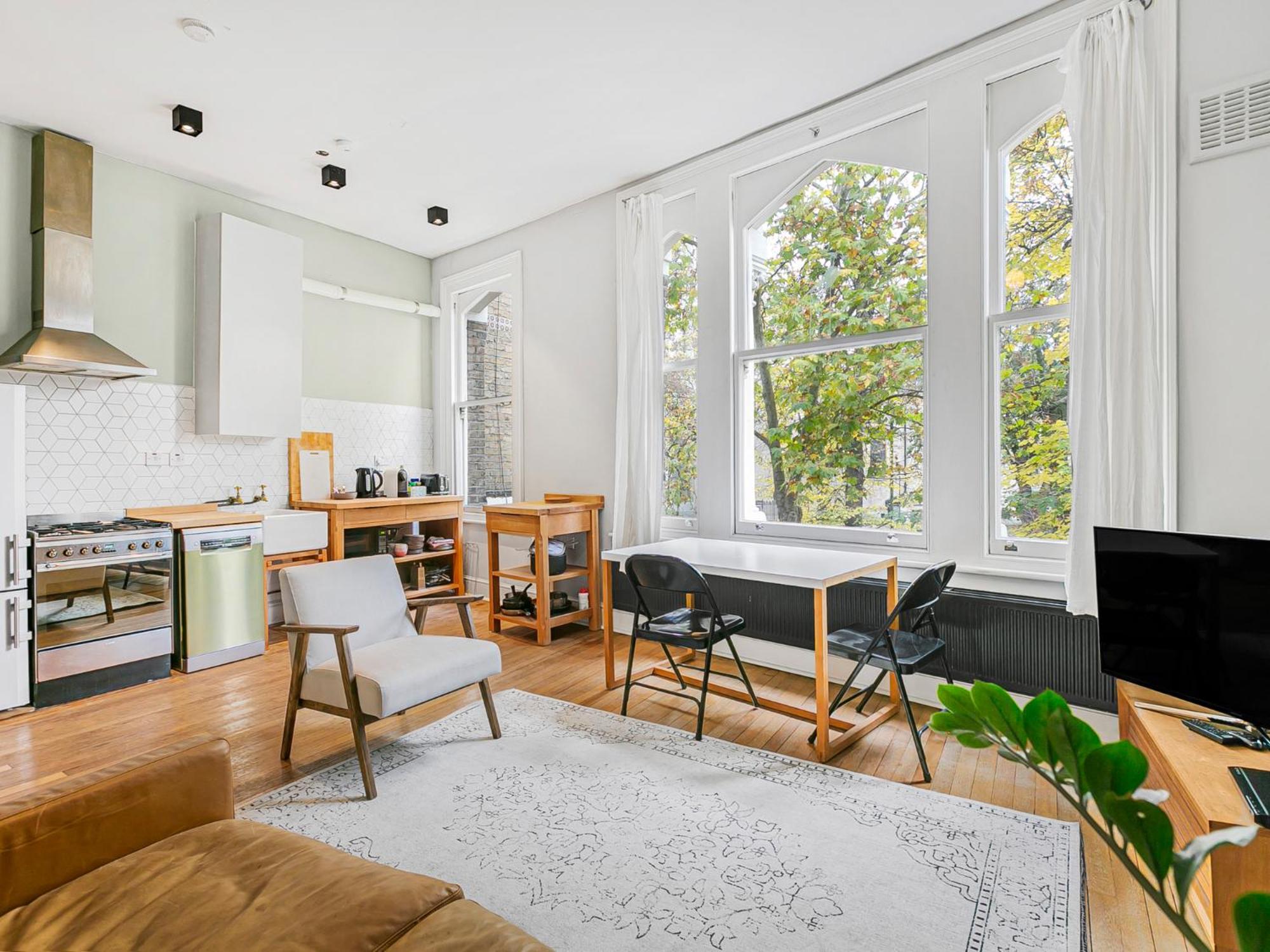 Pass The Keys Modern In Trendy Brixton Apartment *