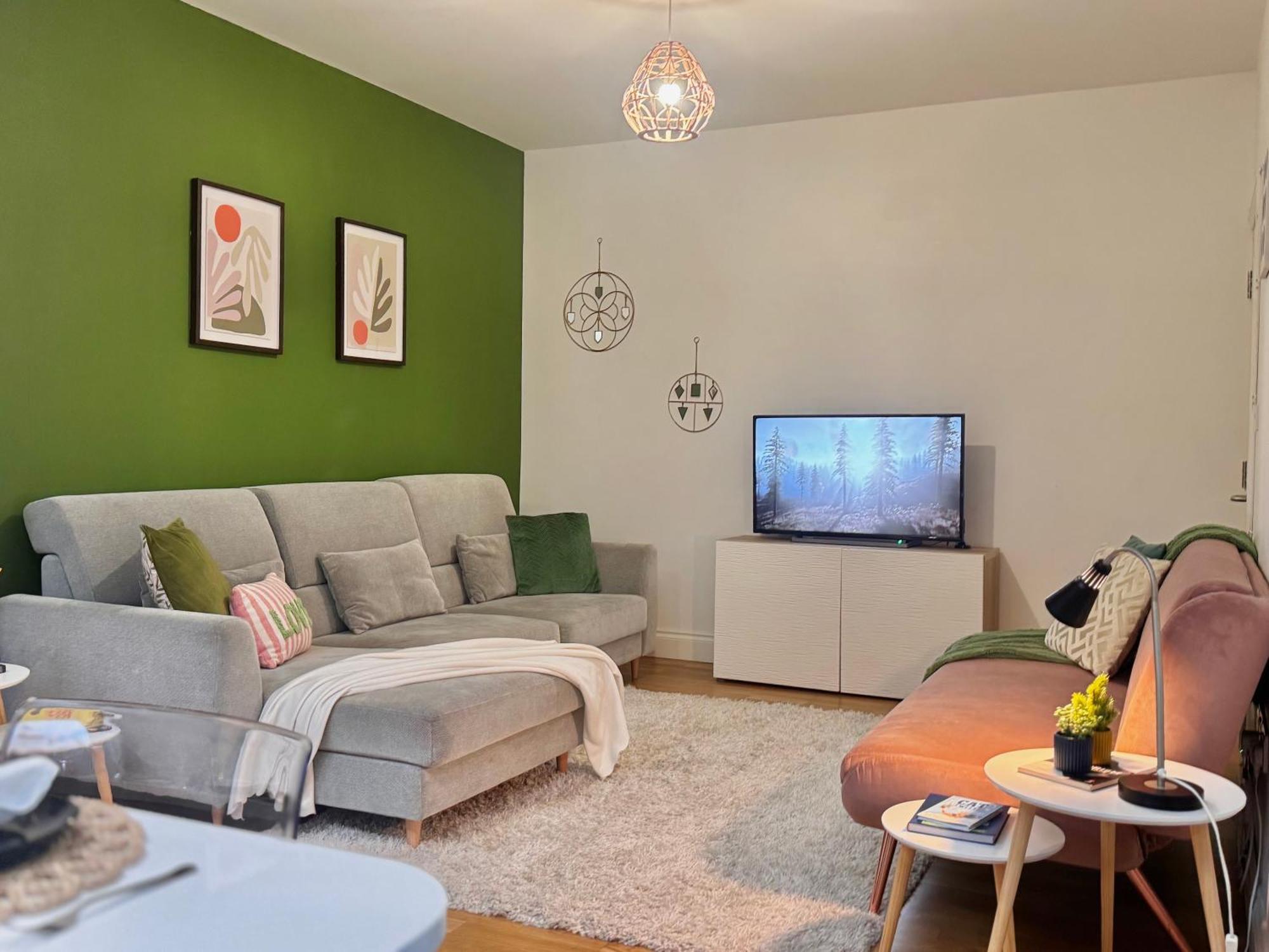 Modern 1-bed 30min To & Parking Leilighet London