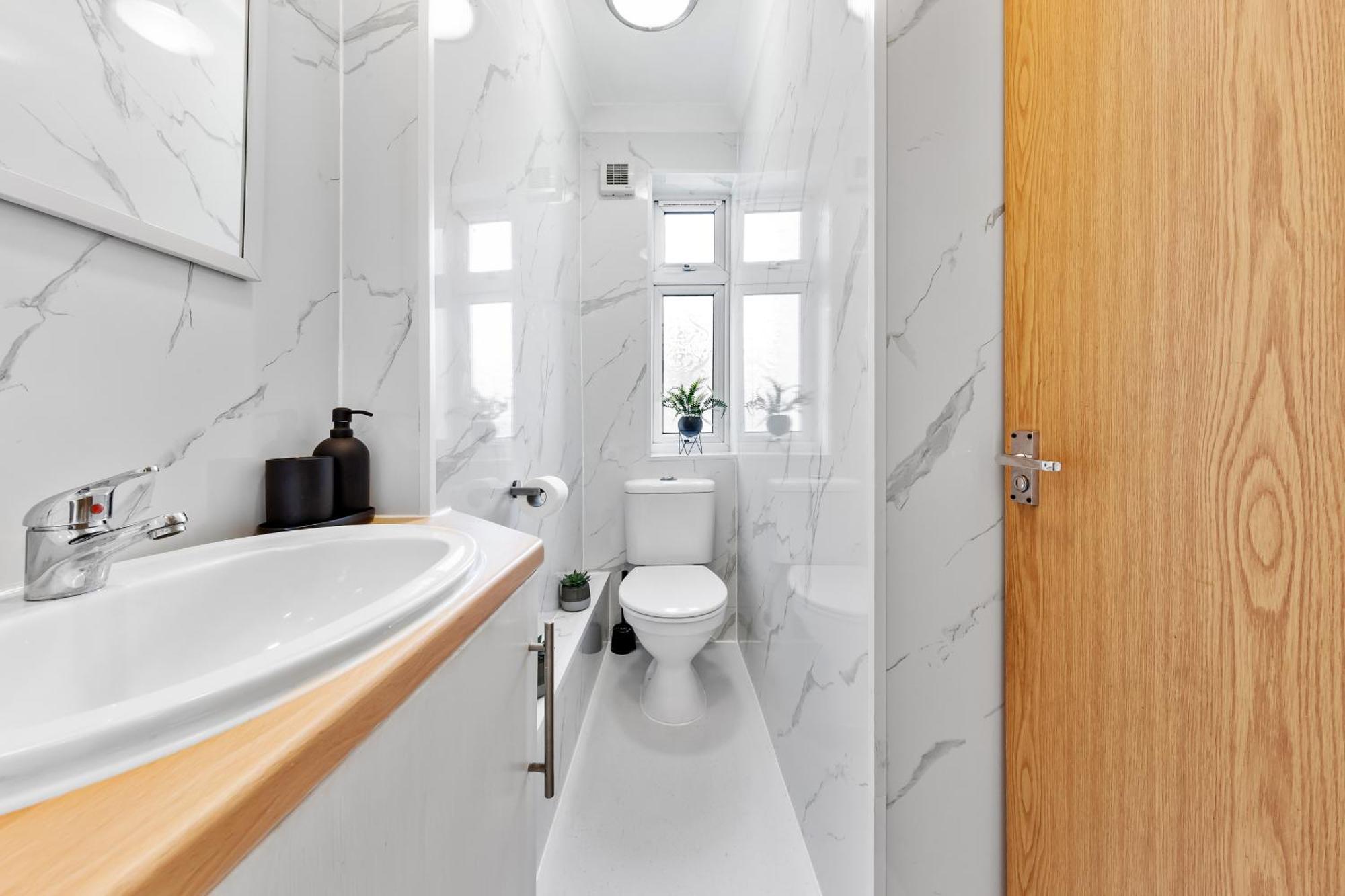 Apartment Hype - 10 Mins To Stadium - Sleeps 8 *