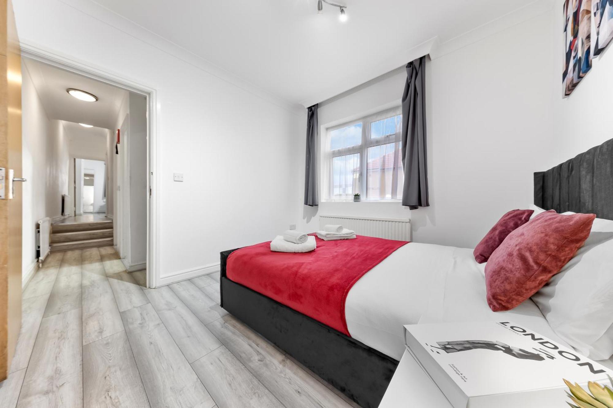 Hype - 10 Mins To Stadium - Sleeps 8 * London