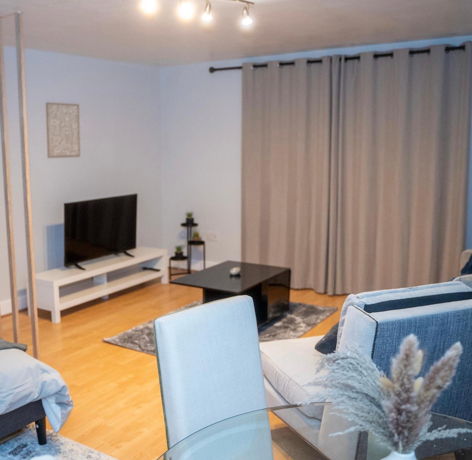 Cozy 1 Bed In Canary Wharf - Near Excel & Greenwich With Gym Acces Londra