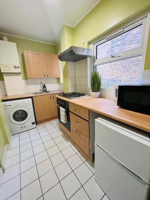 The Location, Distance Walking King's Cross Station Appartement Londen