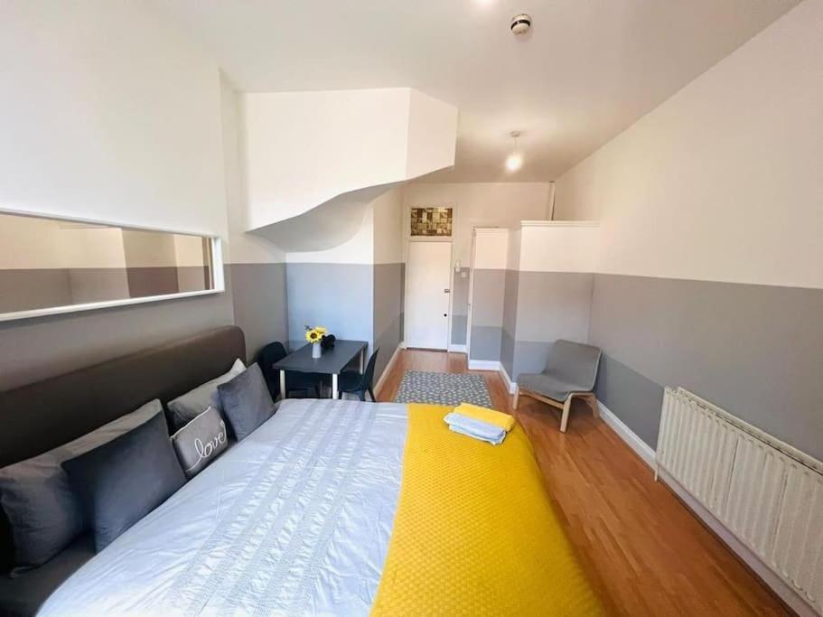 The Location, Distance Walking King's Cross Station Appartement Londen