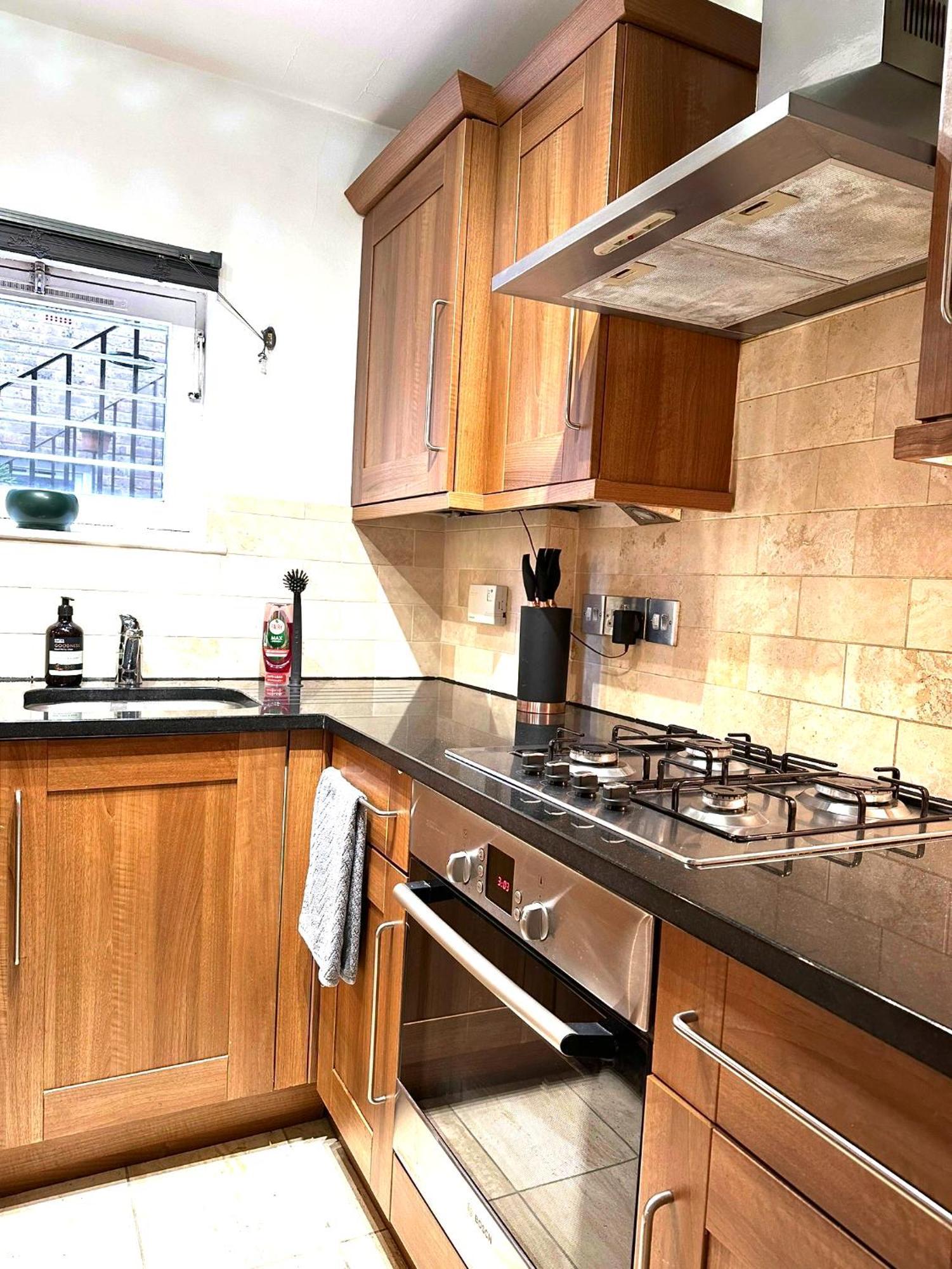 W9 Gem Stylish 2 Bed Flat Londra