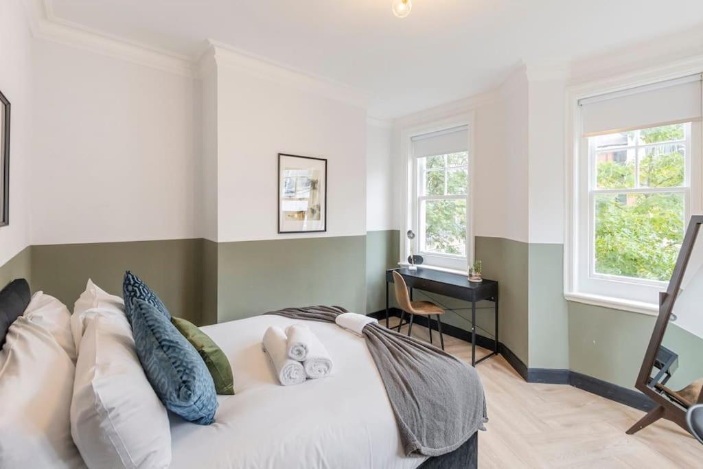 Trendy Mare Street 3 Bed Next Hackney Lägenhet London
