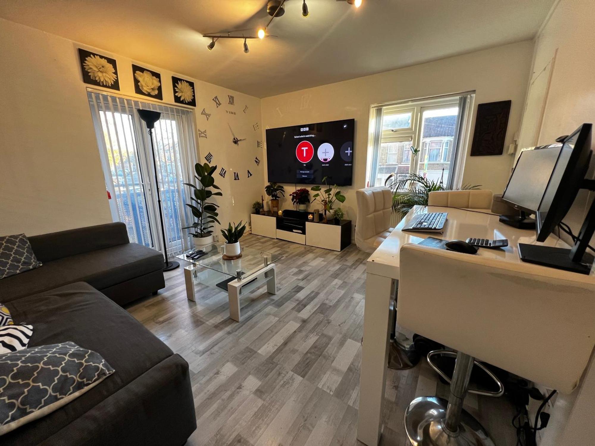 Appartement 1-bed Flat With Fast Wi-fi In Prime Location 15mins From *