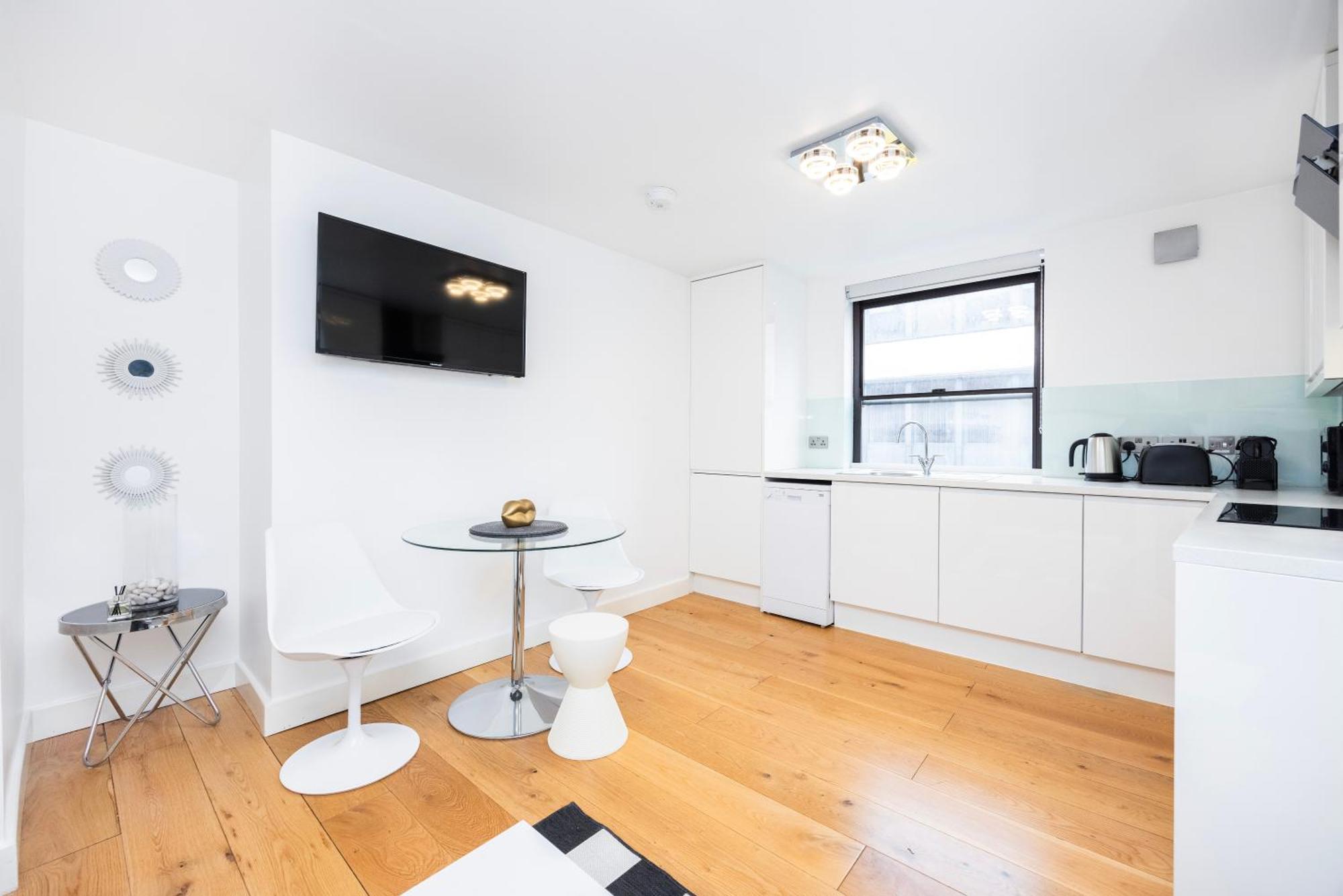 Stunning 2bed In Soho,steps From Piccadilly Circus Appartement *