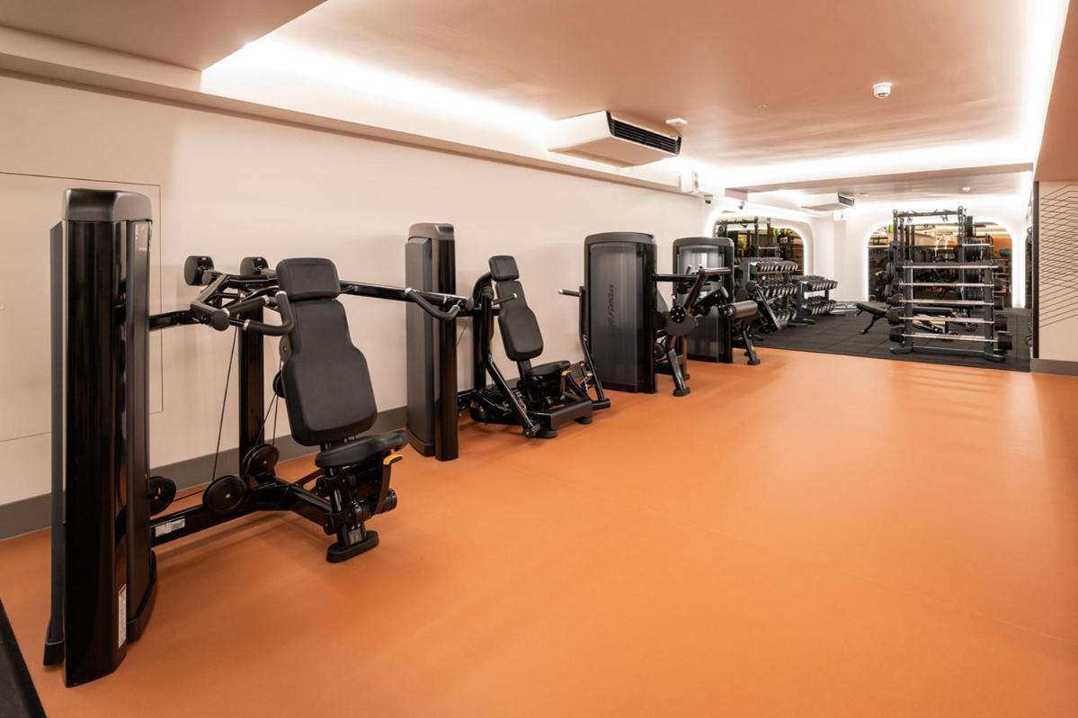 Dolphin House Serviced 4* London