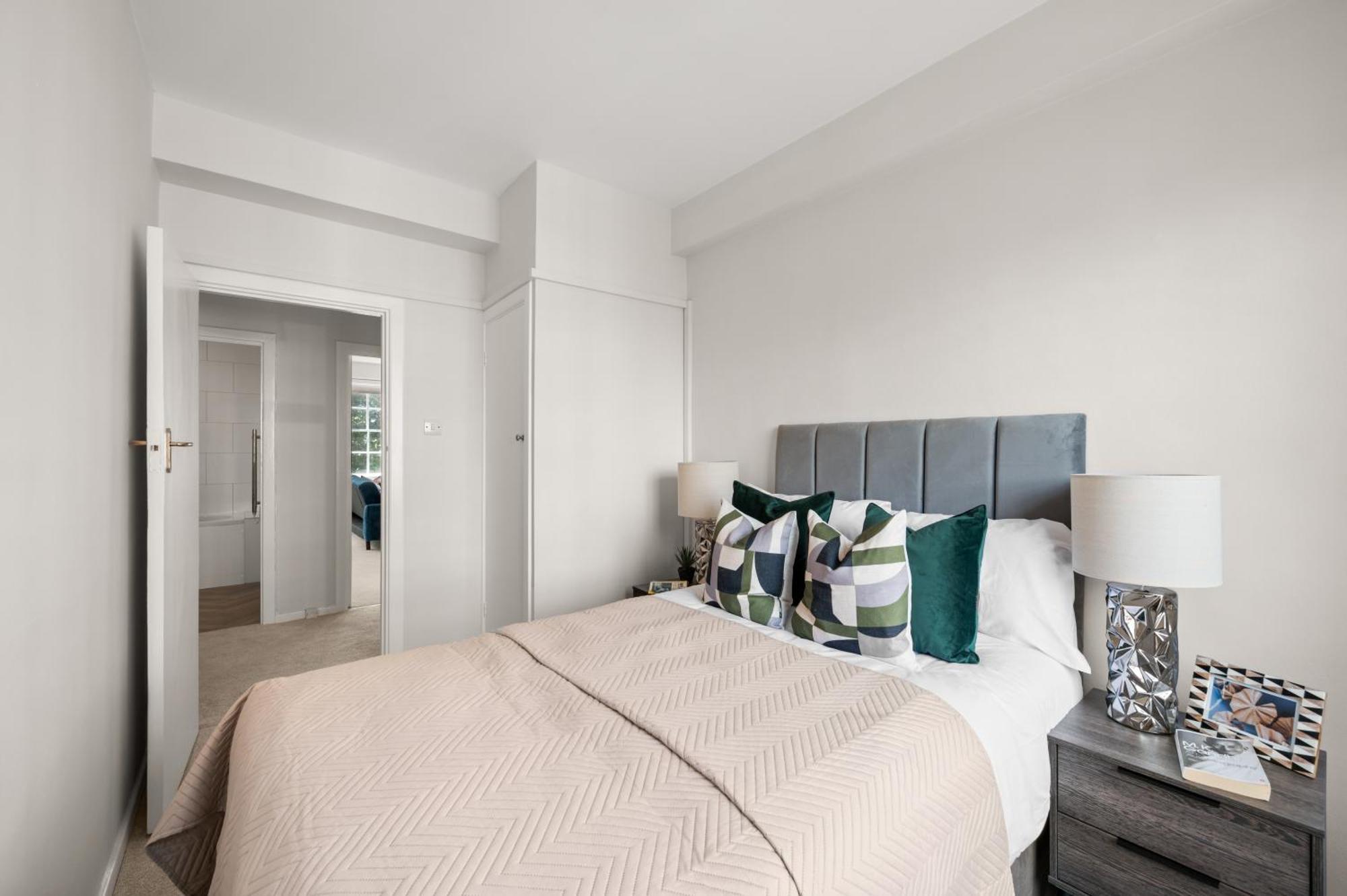 Dolphin House Serviced Hotel 4*