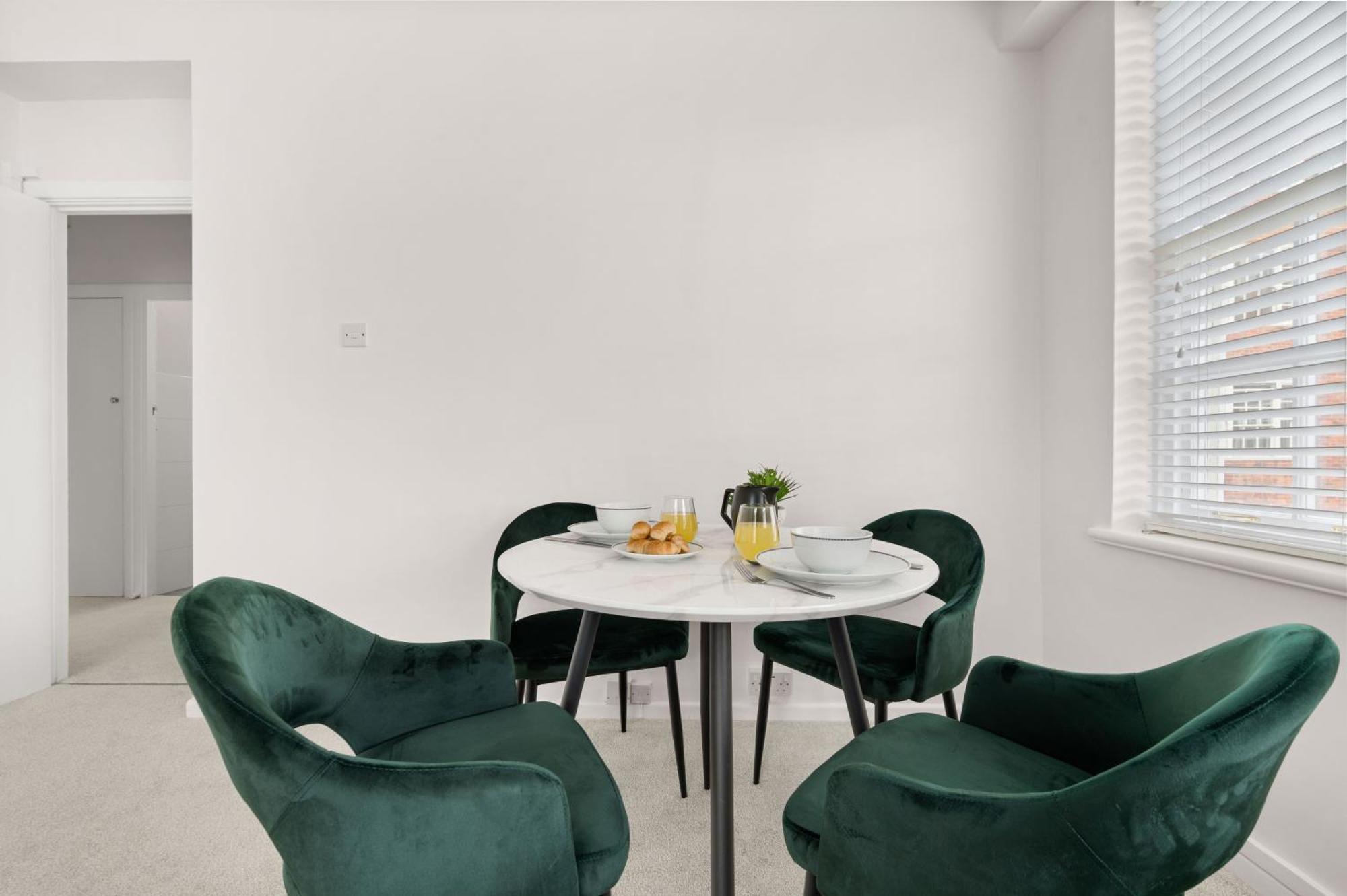 Dolphin House Serviced London