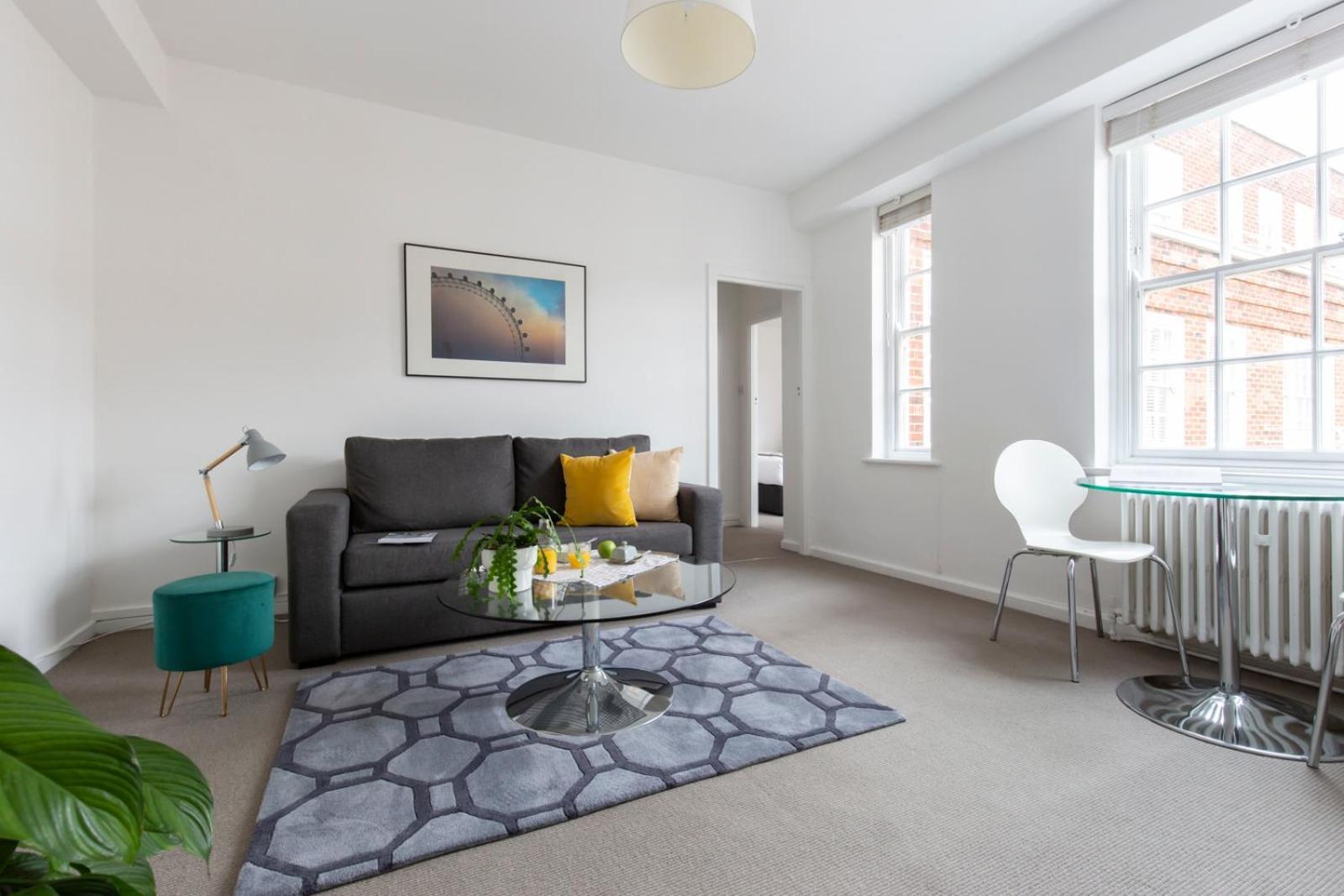 Dolphin House Serviced Hotel